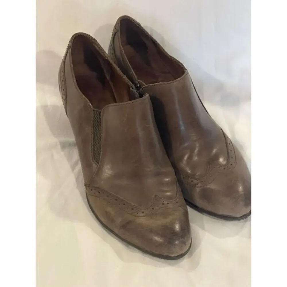Born Women's Booties Sz 7.5 Brown Leather Wingtip Western Stacked Heel Pumps Zip